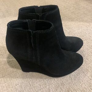 Jessica Simpson black suede wedge